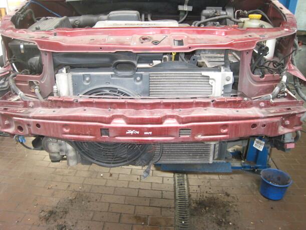 Foto: VERSTÄRKUNG VORN eines Opel Zafira 1.6