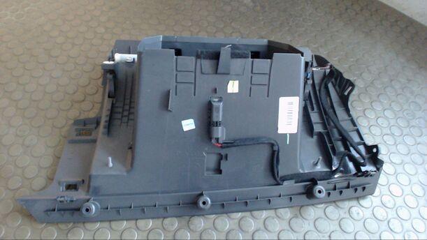Foto: HANDSCHUHFACH eines Volvo V50 1.8