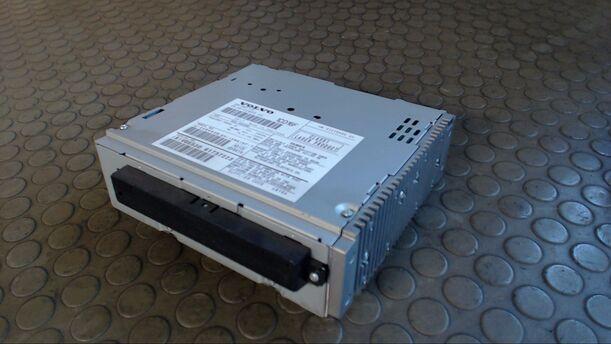 Foto: RADIO / CD PLAYER eines Volvo V50 1.8
