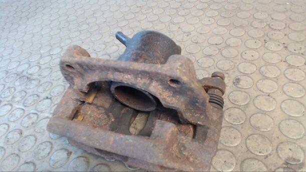 Foto: BREMSSATTEL VORN RECHTS eines Mercedes-Benz 200 D