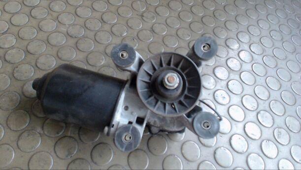Foto: SCHEIBENWISCHERMOTOR VORN eines Mazda 626 1.9