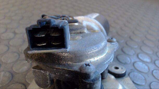 Foto: SCHEIBENWISCHERMOTOR VORN eines Mitsubishi Lancer
