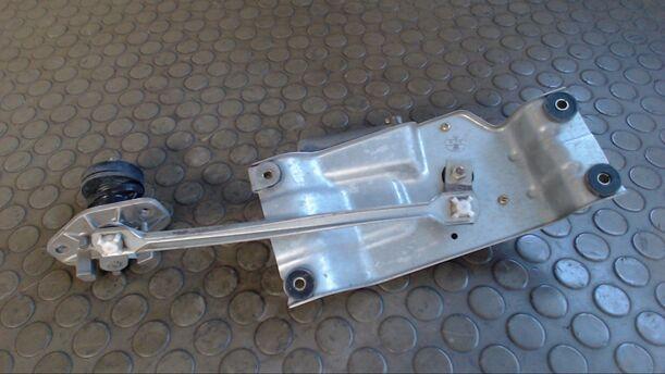 Foto: SCHEIBENWISCHERMOTOR HINTEN eines Mitsubishi Lancer