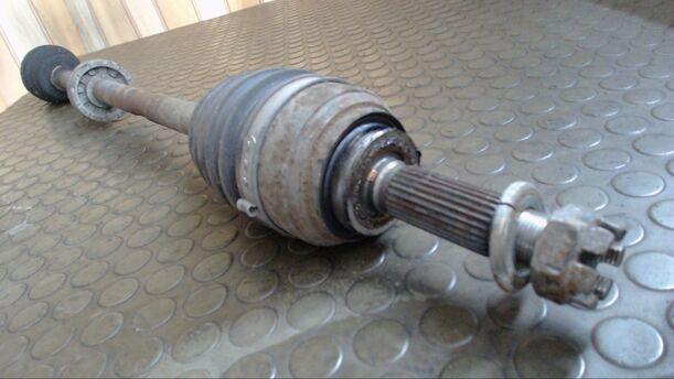 Foto: ANTRIEBSWELLE LINKS eines Mitsubishi Lancer