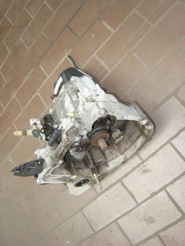 Foto: SCHALTGETRIEBE 5-GANG JH3128 eines Renault Modus 1.2 16V