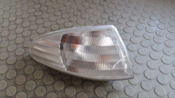 Foto: BLINKER RECHTS eines Ford Mondeo