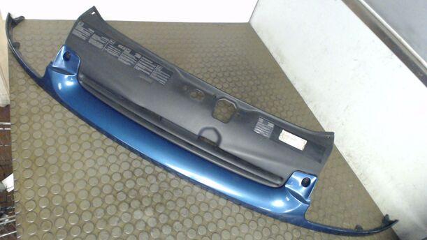 Foto: KÜHLERGRILL eines Renault Clio 1.2