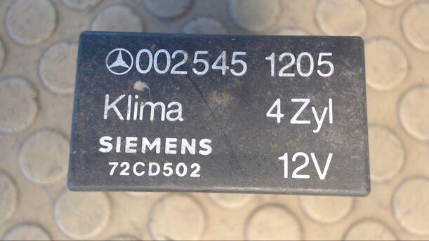 Foto: STEUERGERÄT KLIMA eines Mercedes-Benz 230 E