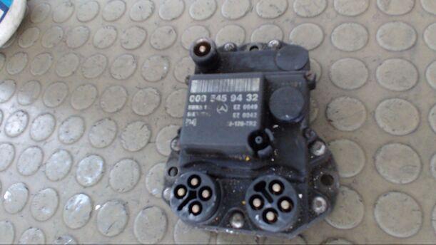 Foto: ANLASSER / STARTER BOSCH eines Mercedes-Benz 230 TE
