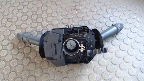 Foto: KOMBISCHALTER eines Alfa Romeo 147 1.9 JTD