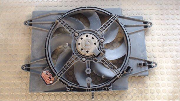 Foto: ELEKTOLÜFTER eines Alfa Romeo 147 1.9 JTD