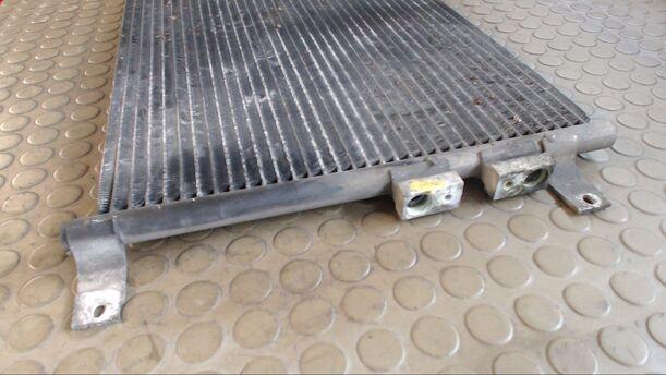 Foto: KONDENSATOR KLIMAANLAGE eines Alfa Romeo 147 1.9 JTD