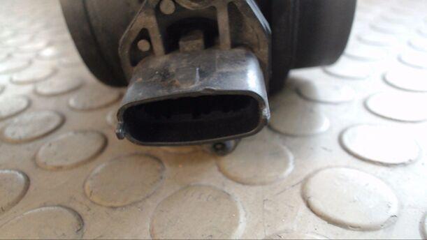 Foto: LUFTMASSENMESSER eines Alfa Romeo 147 1.9 JTD