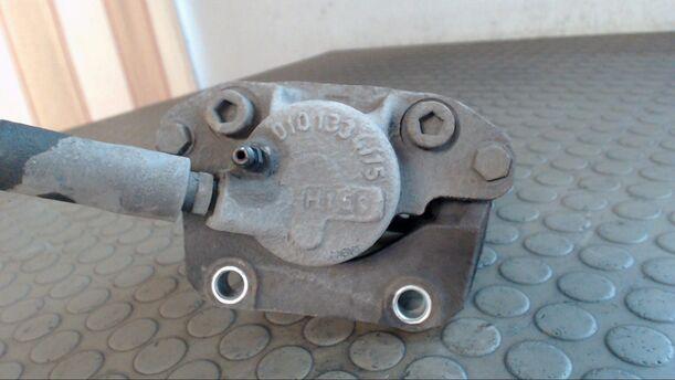 Foto: BREMSSATTEL VORN LINKS eines Renault Twingo 1.5 dCi