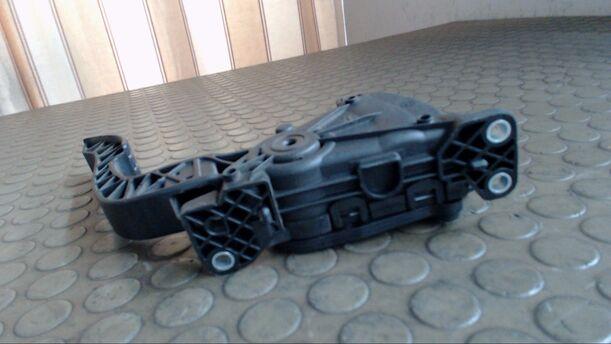 Foto: GASPEDAL eines Renault Twingo 1.5 dCi