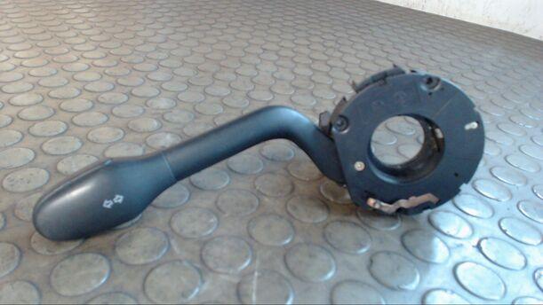 Foto: BLINKSCHALTER/KOMBISCHALTER eines Seat Arosa 1.0 MPI GT