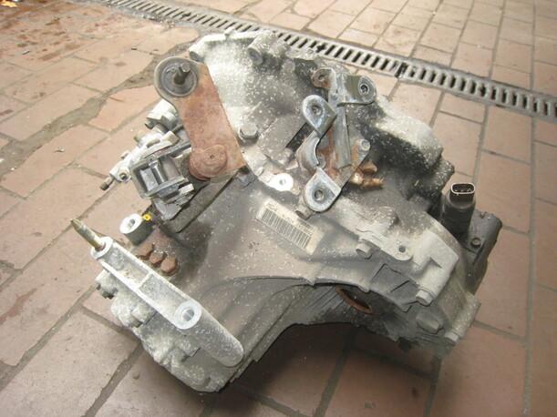 Foto: SCHALTGETRIEBE 5-GANG 61MD4 eines Honda Civic 1.7 CTDI CLX