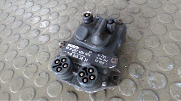 Foto: ANLASSER / STARTER BOSCH eines Mercedes-Benz 230 E