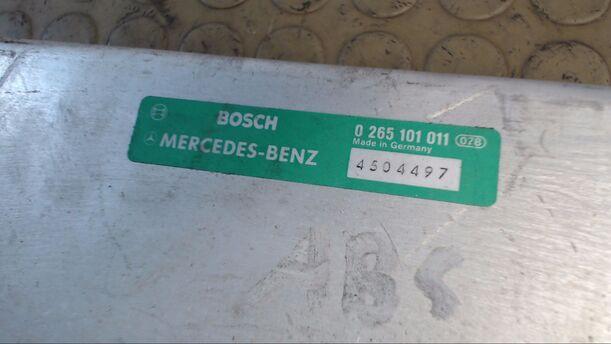 Foto: STEUERGERÄT ABS eines Mercedes-Benz 190