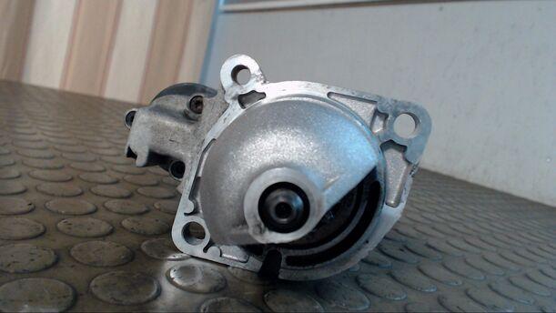 Foto: ANLASSER / STARTER BOSCH eines BMW 318tds compact CLX