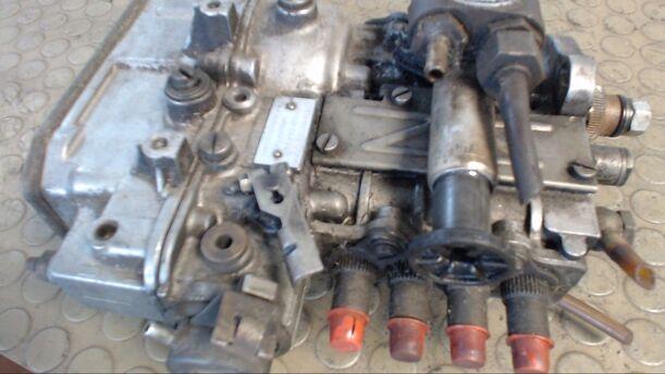 Foto: DIESELEINSPRITZPUMPE eines MERCEDES-BENZ 200D
