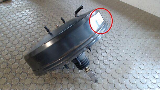 Foto: BREMSKRAFTVERSTÄRKER eines Nissan Almera Tino