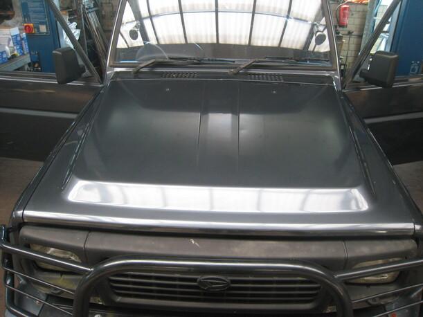Foto: MOTORHAUBE eines Daihatsu Rocky TD Station CLX
