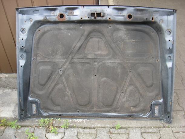 Foto: MOTORHAUBE eines Daihatsu Rocky TD Station CLX