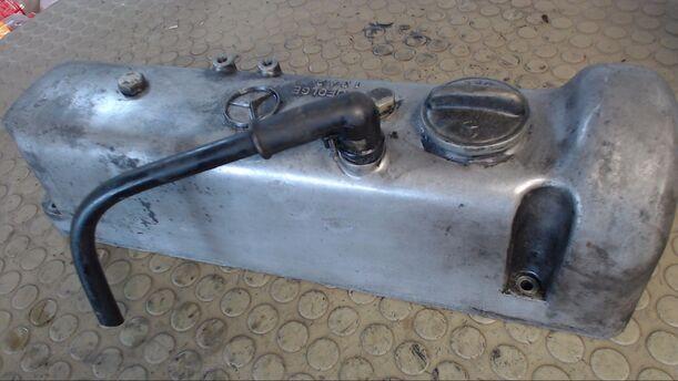 Foto: VENTILDECKEL eines MERCEDES-BENZ 200