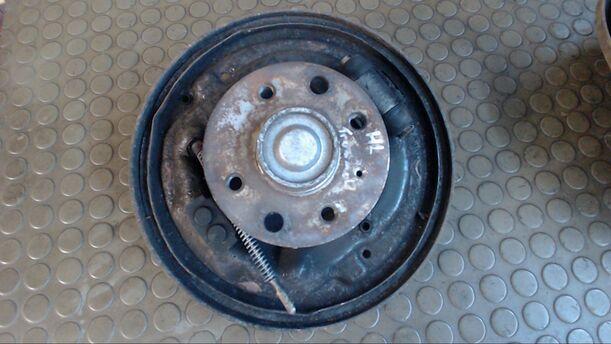 Foto: RADNABE MIT LAGER HINTEN LINKS eines Opel Vectra 1.6 CL
