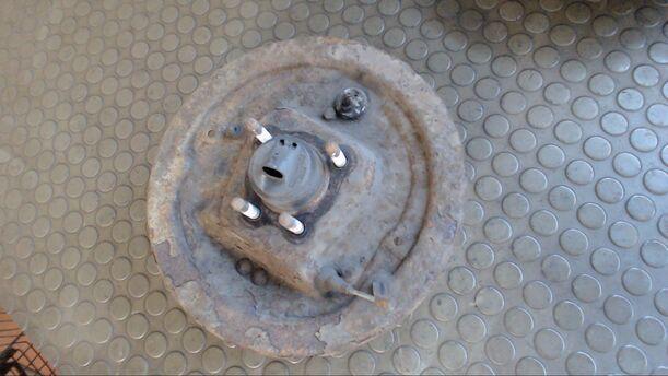Foto: RADNABE MIT LAGER HINTEN LINKS eines Opel Vectra 1.6 CL