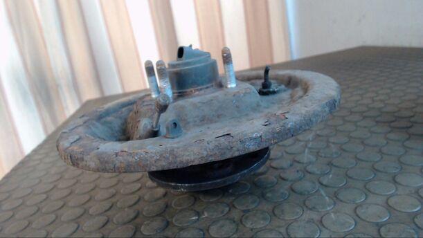 Foto: RADNABE MIT LAGER HINTEN LINKS eines Opel Vectra 1.6 CL