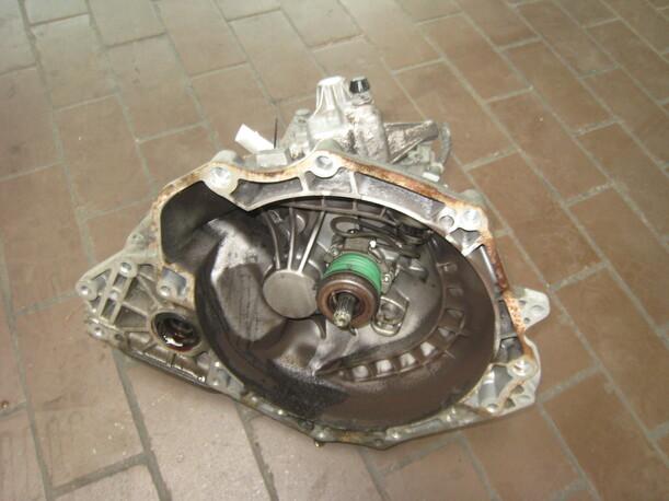 Foto: SCHALTGETRIEBE 5-GANG  (70000km) eines Opel Vectra 1.6 Signo