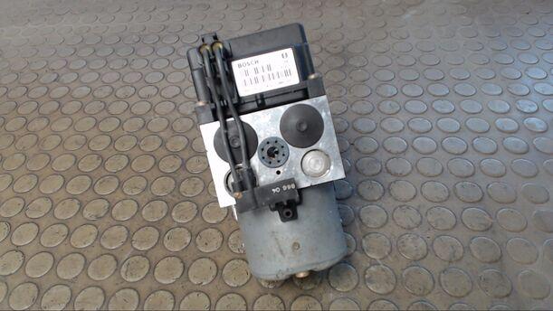 Foto: HAUPTBREMSAGGREGAT eines Rover 214 CLX