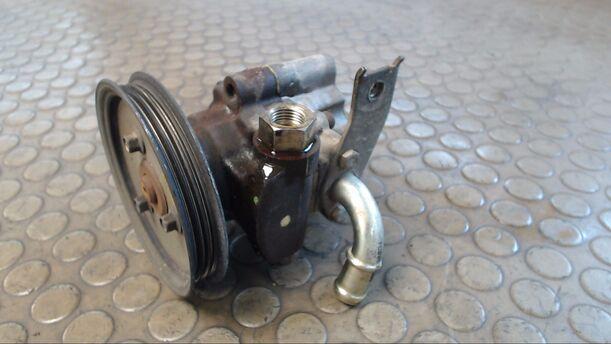 Foto: PUMPE SERVOLENKUNG eines Rover 214 CLX