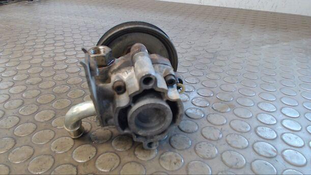 Foto: PUMPE SERVOLENKUNG eines Rover 214 CLX