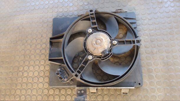Foto: ELEKTROLÜFTER eines Rover 214 CLX