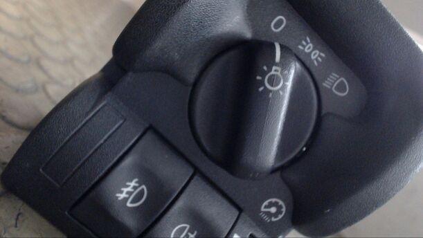 Foto: LICHTSCHALTER eines Opel Vectra 1.8