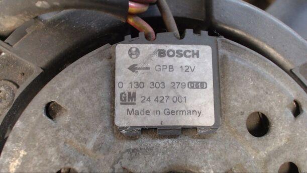 Foto: ELEKTROLÜFTER eines Opel Omega Caravan 2.2 DTI CL