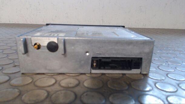 Foto: TELEFON TELEMATIK NOKIA eines Opel Omega Caravan 2.2 DTI CLX