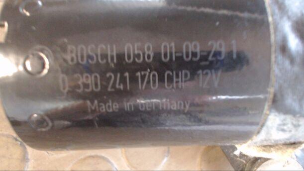 Foto: SCHEIBENWISCHERMOTOR VORN eines Mitsubishi Carisma 1.6 CLX