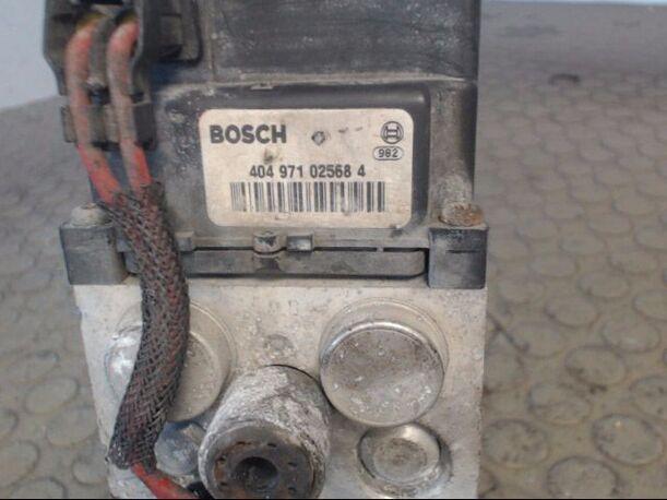 Foto: HAUPTBREMSAGGREGAT ABS eines Ford Mondeo 16V CLX