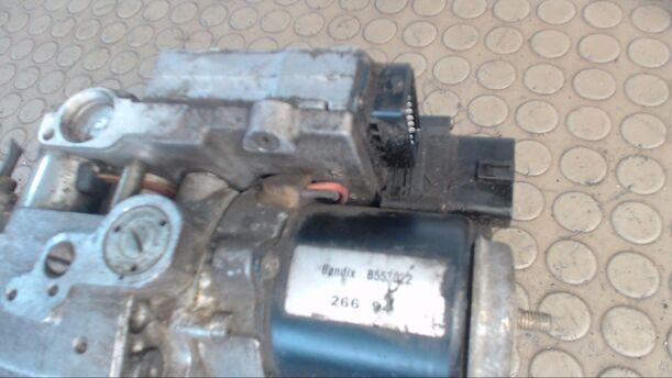 Foto: HAUPTBREMSAGGREGAT ABS eines Ford Mondeo CLX