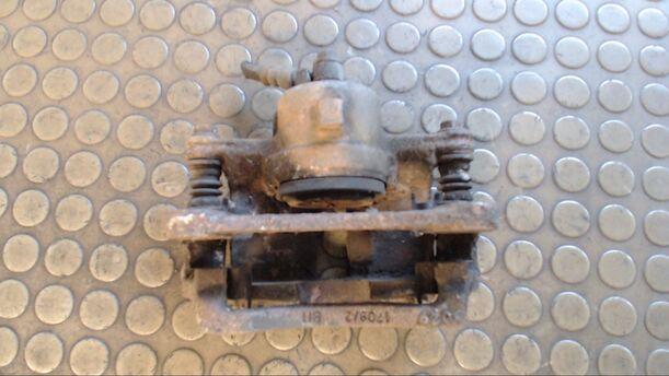 Foto: BREMSSATTEL VORNE LINKS eines Nissan Micra 1.0 CL