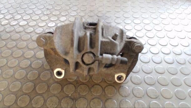 Foto: BREMSSATTEL VORN RECHTS eines Volvo V40 1.6 CLX