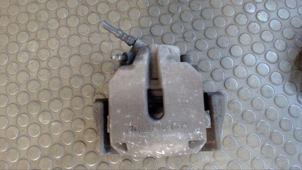 Foto: BREMSSATTEL VORN LINKS eines BMW 525i CLX