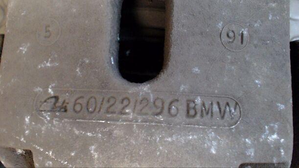 Foto: BREMSSATTEL VORN LINKS eines BMW 525i CLX