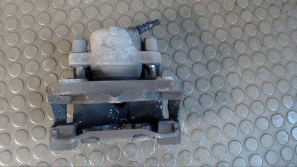 Foto: BREMSSATTEL VORN LINKS eines BMW 525i CLX