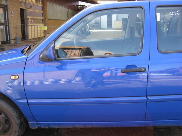 Foto: TÜR VORNE LINKS (4/5-Türer) eines VW Golf 1.6 CLX