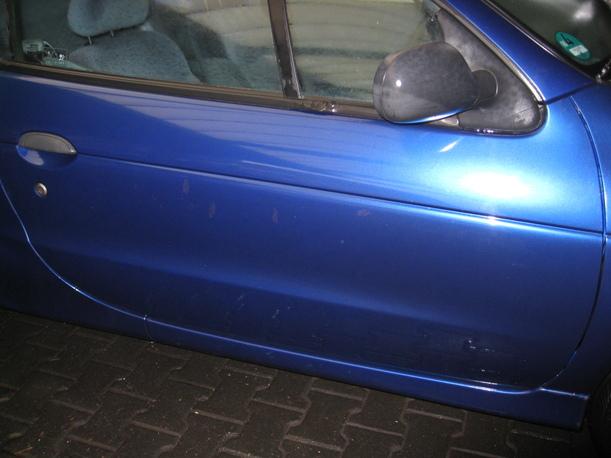 Foto: TÜR VORNE RECHTS eines Renault Megane Cabriolet 1.6 CLX